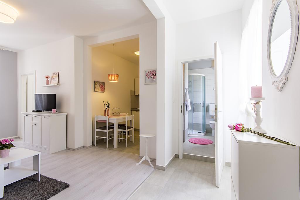 Center Apartment Tina Pula Exterior foto